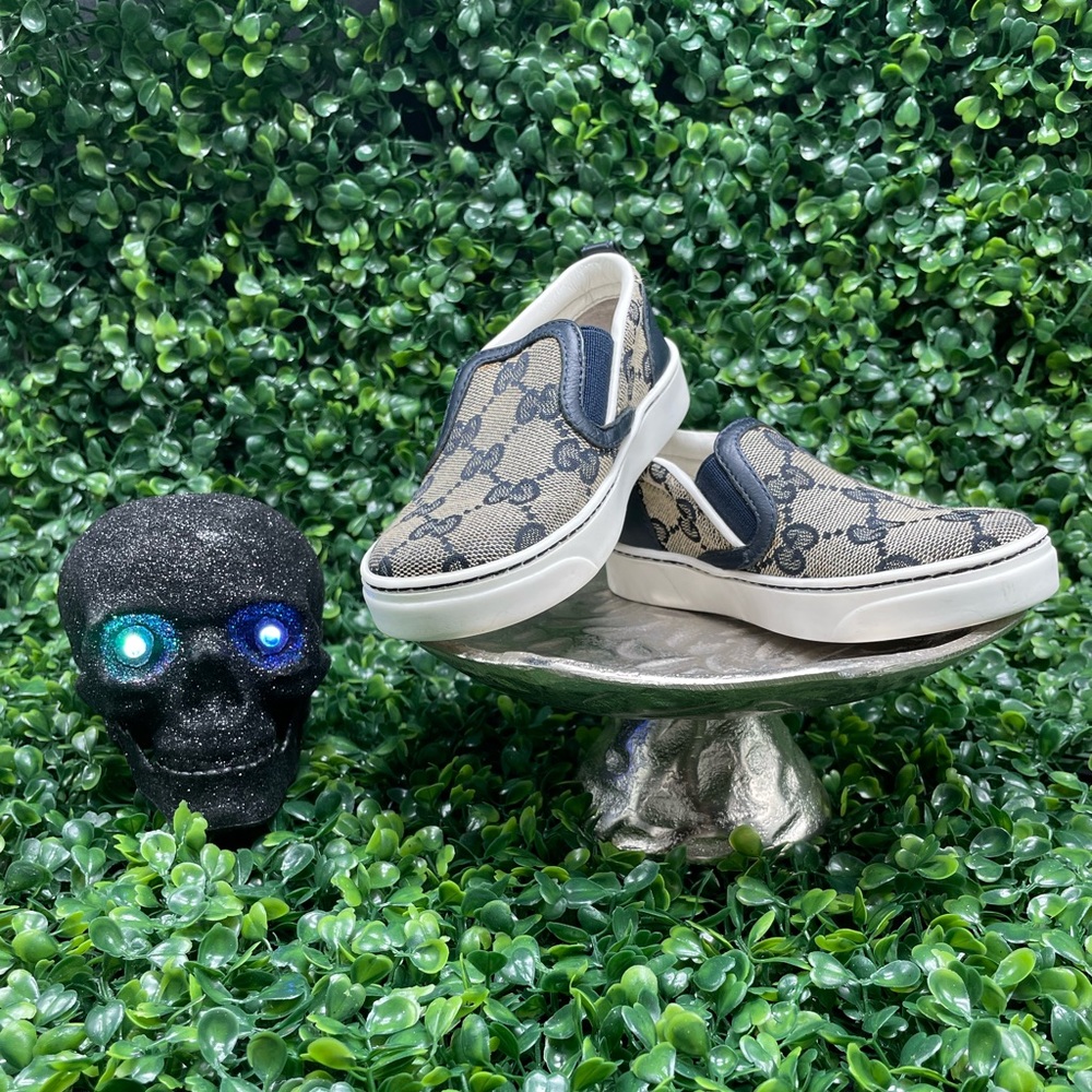 Unisex Gucci toddler sneakers Size 23, US  size 7